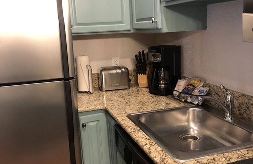 Boyne Falls Villa | Boyne Mountain 1 BR Condo Full Kitchen, in-unit washer/dryer, fireplace A1