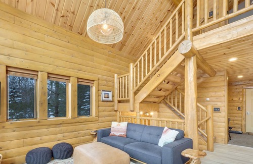 Boyne Falls Cabin | Boyne Mountain Cabin w/ garage close to golf, ski in/out clean, cozy & stylish!