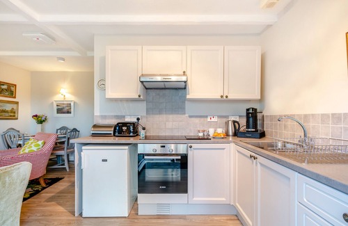 North Tamerton House | Boyton Cottage - Two Bedroom House, Sleeps 4