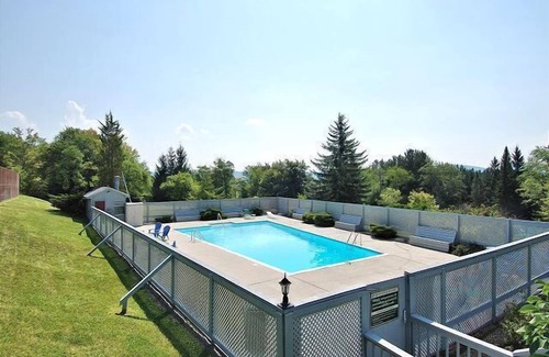 Davis Condo | BR116- Centrally located in Canaan Valley! A/C!