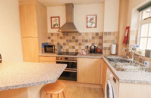 Beddgelert Cottage | BRACKENBURY COTTAGE, pet friendly, with open fire in Beddgelert