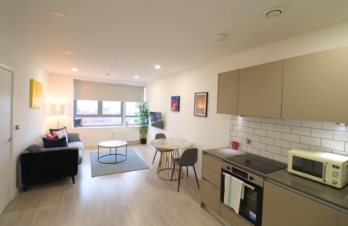Bracknell Apartment | Bracknell: Spectacular, Dual Aspect, One Bed (One Bath) Apartment