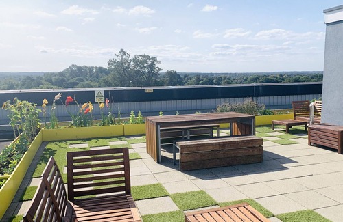 Bracknell Apartment | Bracknell: Spectacular, Dual Aspect, One Bed (One Bath) Apartment