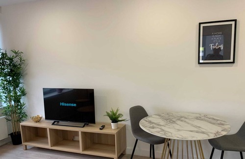 Bracknell Apartment | Bracknell Stunning 2 Bedroom and 2 Bathroom Apartment 37