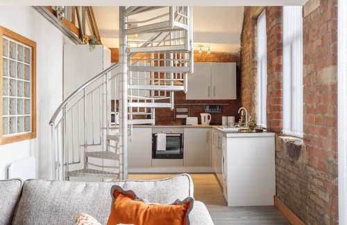 Bradford Apartment | Bradford: Broadgate Penthouse Duplex
