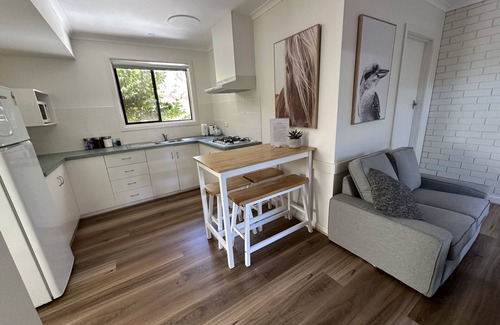 Halls Gap Cabin | Bradshaw House Self contained cabin 4