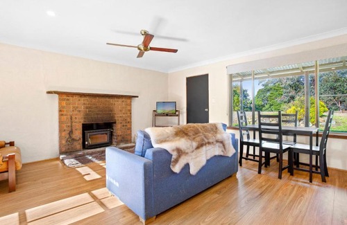 Central Tilba House | Braeside Cabin One Pinkwood