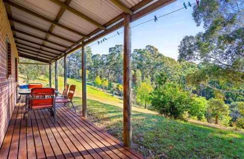 Central Tilba House | Braeside Cabin Three Parsonsia