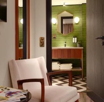 London Borough of Bromley Hotel | Brama