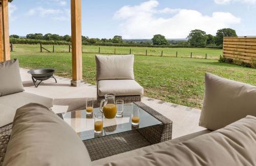 Kington House | Bramley Lodge - Uk38384