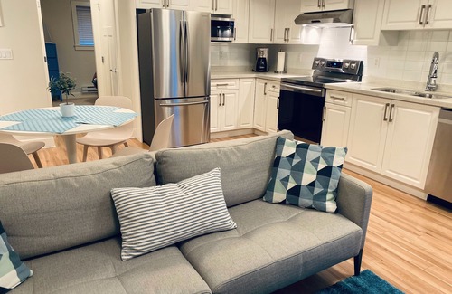 Central Lonsdale House | Brand New 2 Brdm Basement Suite - New House