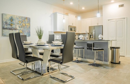 Four Corners Condo | Brand New 2bd/2 bth condo 300