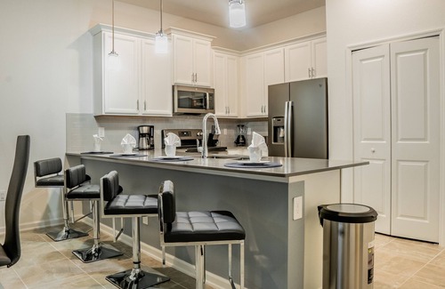Four Corners Condo | Brand New 2bd/2 bth condo 300