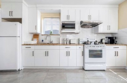 Killarney Villa | Brand new 3 bedroom brand new laneway house near public transit