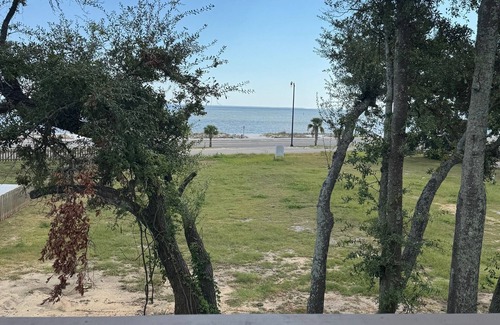 Gulfport House | Brand new 3 bedroom Beach house with gulf view in Gulfport.