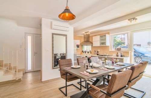 Novigrad Villa | Brand New 3 Bedroom Villa with Private Pool, only 200 m from the Beach !