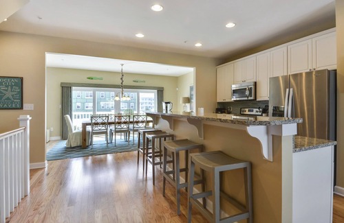 Midtown Ocean City House | Brand New! 4-Br Bayside Townhome, Water and Pool View, Beach 1 block, Free WiFi