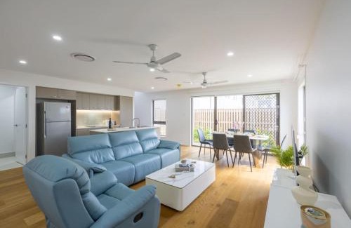 Rochedale House | Brand new 4beds home Minutes from M1 and Local Shops