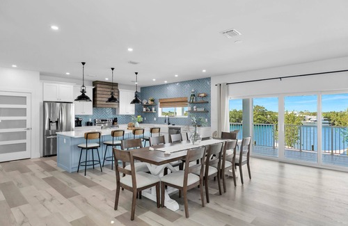 Marathon Cottage | Brand new 5bed/6bath pool w/45 foot dockage - available with 2 more homes