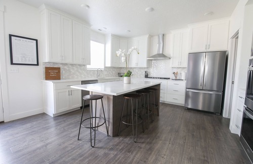 Orem House | Brand NEW 6bd/3.5ba house AND basement apartment by BYU/UVU