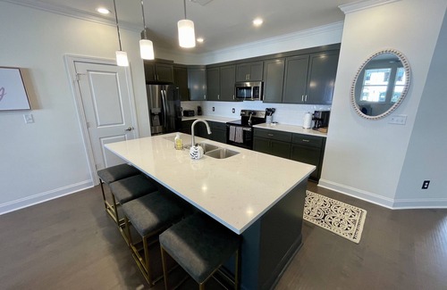 Oxford Condo | BRAND NEW BUILD! Ole Miss Family Condo, Perfect for Games!