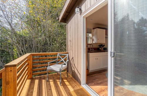 Trinidad Cottage | Brand New Cottage Five Minutes From The Beach with Fast Wi-Fi