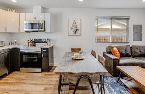 Ocean Shores Cottage | Brand-new cottage - downtown - walk to beach, dog-friendly - central AC & W/D