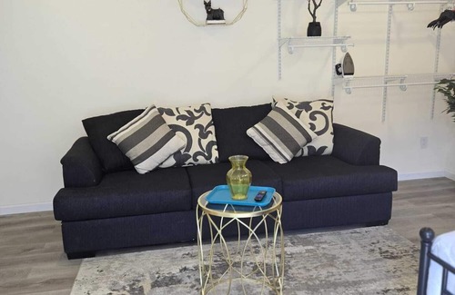 La Presa Apartment | Brand New Cozy studio with AC and WiFi in amazing Spring Valley