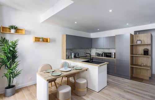 Les Grands Carmes Apartment | Brand new flat 3min walk from the old port of Marseille