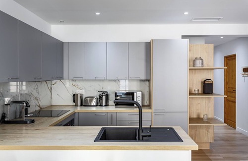 Les Grands Carmes Apartment | Brand new flat 3min walk from the old port of Marseille