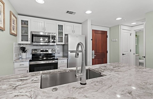 Baytowne Wharf House | Brand New Golf Cart ~ Gated Resort ~ Full Kitchen ~ Balcony ~ Resort Pool