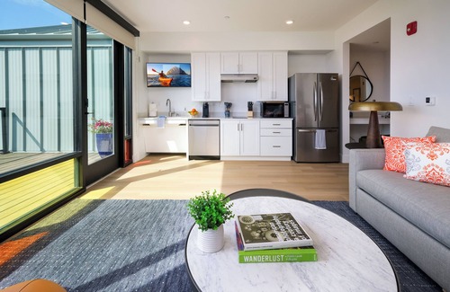 Morro Bay Condo | Brand New! Harbor View Suite with Sweeping Bay Views - ADA Accessible