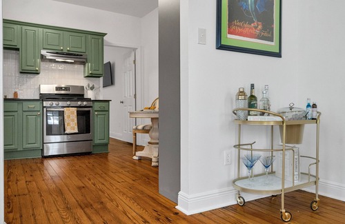 Navarre House | Brand New Home; Blocks To City Park; 5 Min to French Q/Uptown; Private Backyard