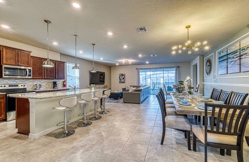 Davenport Resort | Brand new Home with 8Bed, 6Bath, Heated Private pool, SPA near Disney!