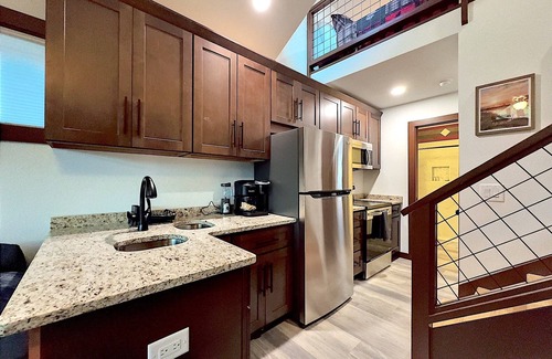 Hiawassee Cottage | Brand New! Lake Chatuge Tiny Home in the Heart of Hiawassee