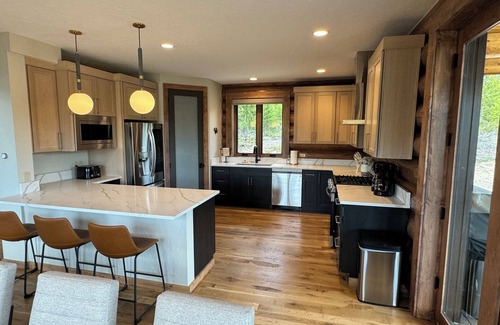 Grand Lake Cabin | Brand New Lodge! Panoramic Mtn/Lake Vayiews! Hot tub, Fido Friendly, Game Room!