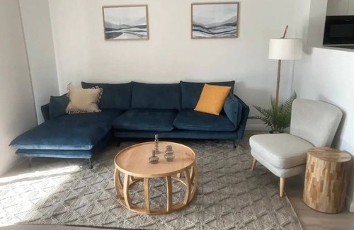 Wagga Wagga Apartment | Brand new lux 3 bedroom townhouse located opposite the Wagga Wagga Racecourse.