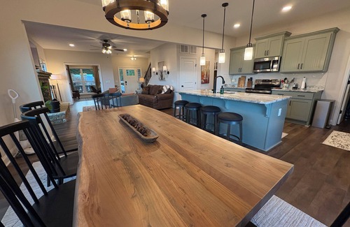 Settlers Ridge House | Brand New Lux Home Million Dollar Views Every Room - 6 Acres, Private, Gated