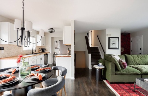 West Westminster House | Brand New LUX Home| Hot Tub | 15min to Den