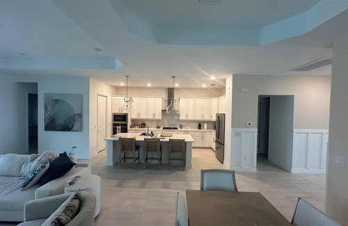 Biggar House | BRAND NEW Luxe Monthly Rental in highly sought after WildBlue Community!