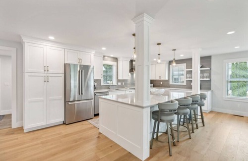 Ogunquit House | BRAND-NEW Luxurious Modern Farmhouse in Downtown Ogunquit!