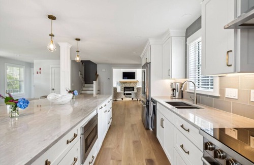Ogunquit House | BRAND-NEW Luxurious Modern Farmhouse in Downtown Ogunquit!