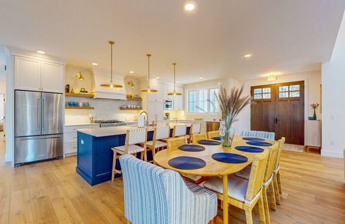 Glen Arbor House | Brand New Luxurious Home, w/Fire pit, Gas Grill, near Lakes & Trails!