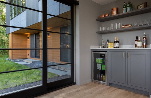 Warren House | Brand New Luxury Retreat with Hot Tub and amazing views minutes from Ski Areas