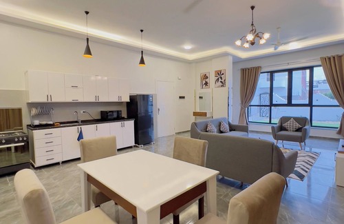 Luxor Villa | Brand New Modern 2BR Villa Flat – 1 Min to Nile, Peaceful & Central