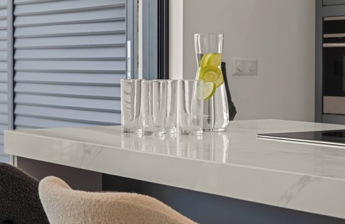 Marie Pampoen House | Brand new, modern and bright apartment with spacious balcony and swimming pool