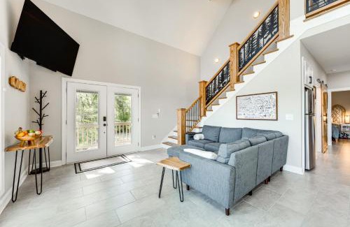 Perry House | Brand-New Perry House with Kayaks and Lake Access