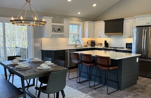 Wakefield-Peacedale House | Brand New Spacious Coastal Home