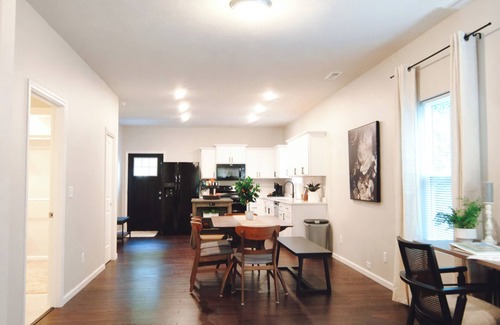 Springfield House | Brand NEW Spacious 5-bedroom house in awesome Springfield near MSU and Mercyn