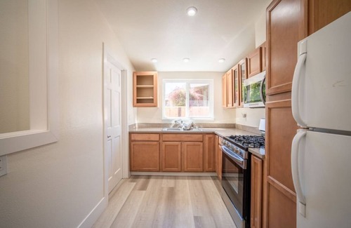 Snail House | Brand NEW! Studio Private Entrance/Bath Location